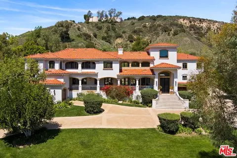23593 Park South St, Calabasas, CA 91302