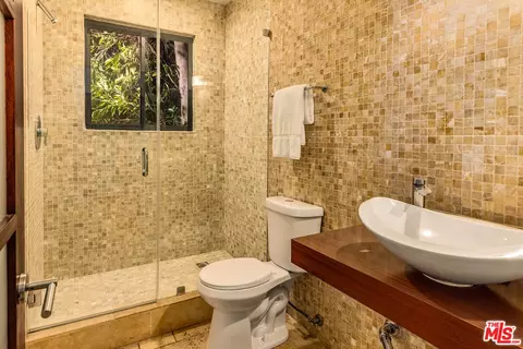 1634 Benedict Canyon Dr, Beverly Hills, CA 90210