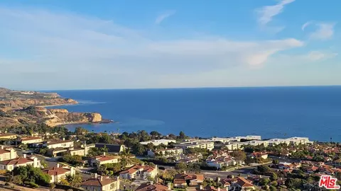 32724 Coastsite Dr #105, Rancho Palos Verdes, CA 90275