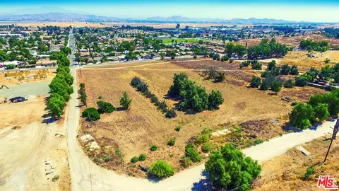 595 W 11th St, Perris, CA 92570 photo 6