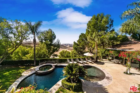 24822 Wooded Vis, West Hills, CA 91307