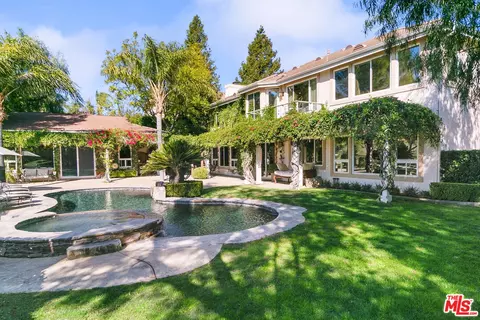 24822 Wooded Vis, West Hills, CA 91307
