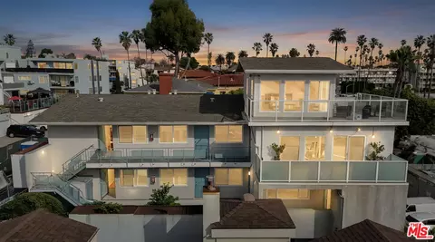 16 38th Pl, Long Beach, CA 90803