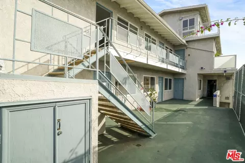 Exterior - 16 38th Pl, Long Beach, CA 90803 photo 1 of 2