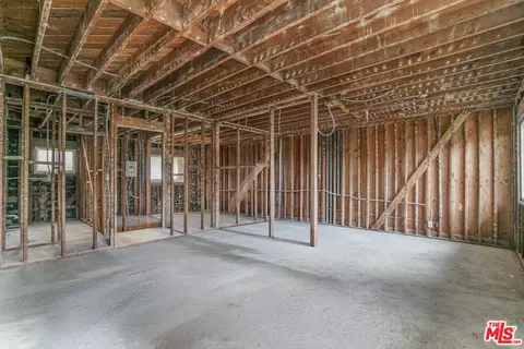 Bedroom - 16 38th Pl, Long Beach, CA 90803 photo 1 of 7