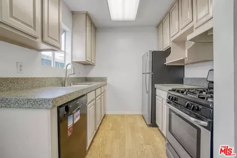 Kitchen - 16 38th Pl, Long Beach, CA 90803 photo 1 of 1