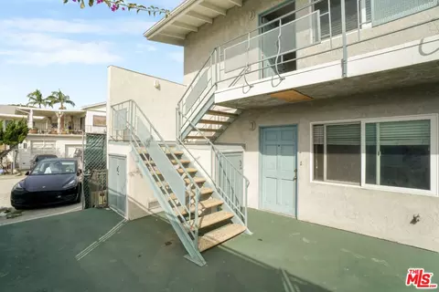 Exterior - 16 38th Pl, Long Beach, CA 90803 photo 2 of 2