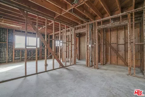 Bedroom - 16 38th Pl, Long Beach, CA 90803 photo 5 of 7