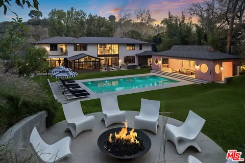 16001 Woodvale Rd, Encino, CA 91436