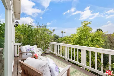 12052 Laurel Terrace Dr, Studio City, CA 91604