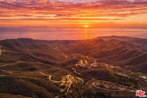 2100 Mcreynolds Rd, Malibu, CA 90265