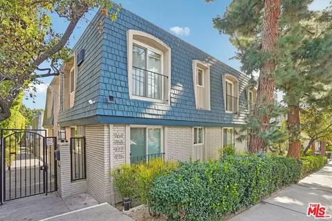 968 Larrabee St #212, West Hollywood, CA 90069