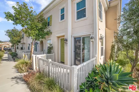 981 W Clover Ave, Rialto, CA 92376