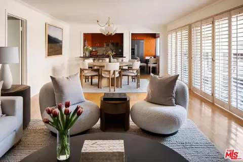 1121 N Olive Dr #201, West Hollywood, CA 90069