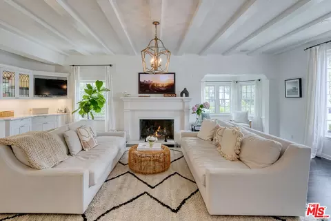 10736 Le Conte Ave, Los Angeles, CA 90024