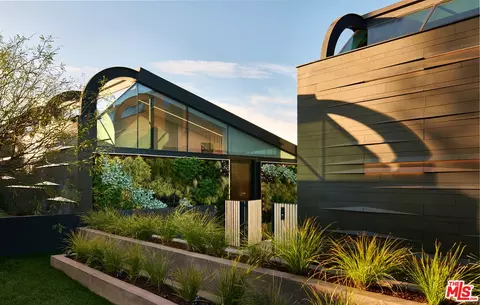 1857 Bel Air Rd, Los Angeles, CA 90077