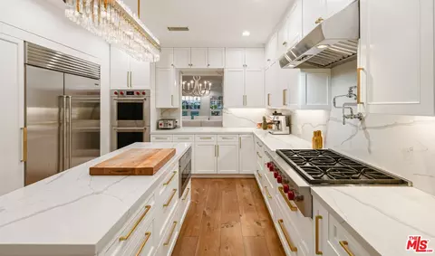 131 Roma Ct, Marina Del Rey, CA 90292