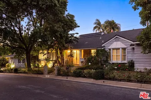 3854 Vineland Ave, Studio City, CA 91604