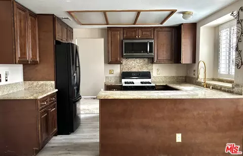 828 Jason Ct, Lancaster, CA 93534 photo 9