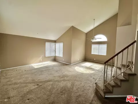 828 Jason Ct, Lancaster, CA 93534 photo 2
