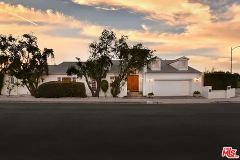 3635 Fawndale Pl, Sherman Oaks, CA 91403