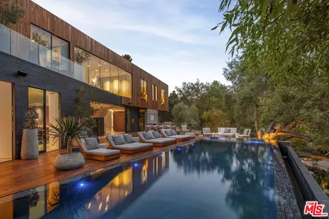 2535 Hutton Dr, Beverly Hills, CA 90210