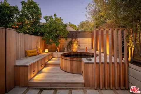 1060 Nowita Pl, Venice, CA 90291