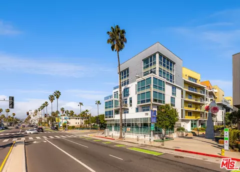 1705 Ocean Ave #208, Santa Monica, CA 90401