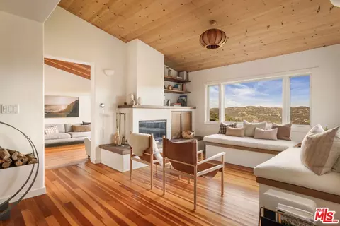 20155 Observation Dr, Topanga, CA 90290