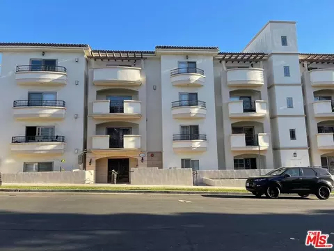 11860 Kiowa Ave, Los Angeles, CA 90049
