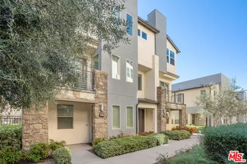 19505 Herringbone Dr, Northridge, CA 91324