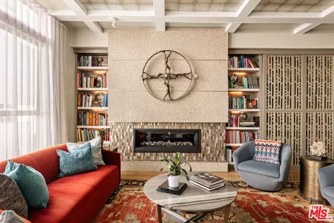 6732 W Hepburn Way, Los Angeles, CA 90038