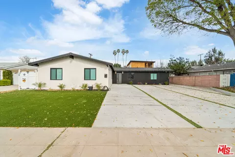 22241 Wyandotte St, Canoga Park, CA 91303