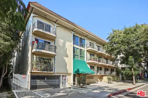 1045 N Kings Rd #108, West Hollywood, CA 90069