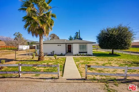 10982 Cherry Ave, Cherry Valley, CA 92223 photo 4