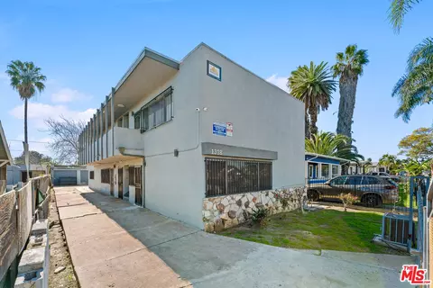 1318 W 90th St, Los Angeles, CA 90044