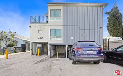 1320 W 97th St, Los Angeles, CA 90044