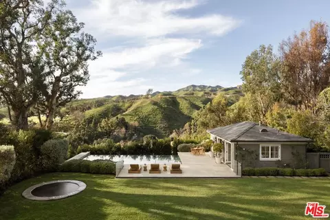1319 Amalfi Dr, Pacific Palisades, CA 90272