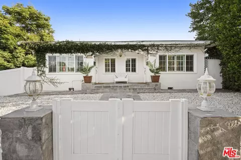 11538 La Maida St, Valley Village, CA 91601