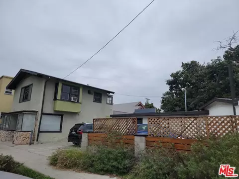 Exterior - 702 Cedar Ave, Long Beach, CA 90813 photo 3 of 5