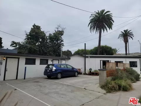 Exterior - 702 Cedar Ave, Long Beach, CA 90813 photo 4 of 5