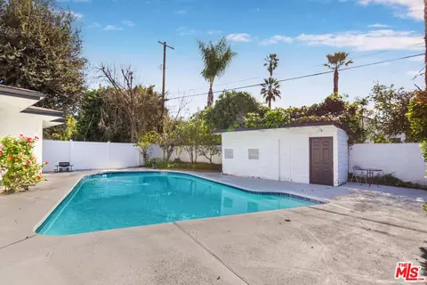 Exterior - 19168 Erwin St, Tarzana, CA 91335 photo 4 of 6