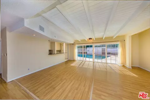 Living - 19168 Erwin St, Tarzana, CA 91335 photo 3 of 4