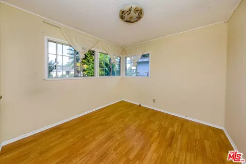 Bedroom - 19168 Erwin St, Tarzana, CA 91335 photo 1 of 4