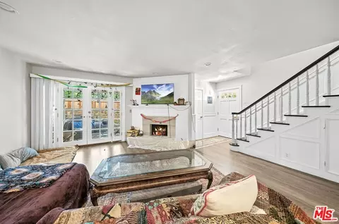 328 W 7th St, Claremont, CA 91711