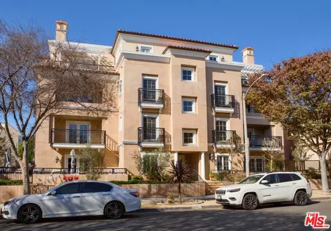 313 S Reeves Dr, Beverly Hills, CA 90212