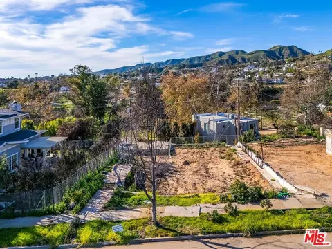 611 Las Lomas Ave, Pacific Palisades, CA 90272