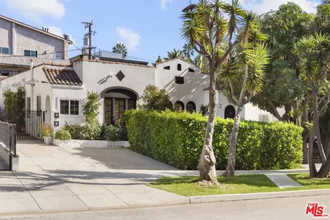 1018 Havenhurst Dr, West Hollywood, CA 90046