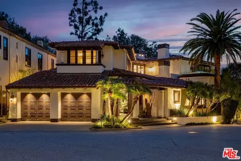 10288 Century Woods Dr, Los Angeles, CA 90067