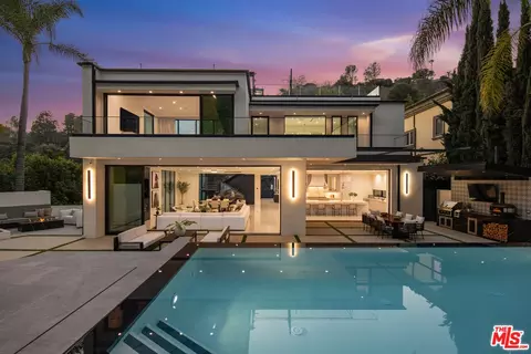 2112 Roscomare Rd, Los Angeles, CA 90077
